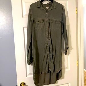 Brand Sneak Peek. Size L. Olive green color